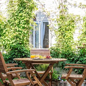  Holiday home 15 Brownlow Street